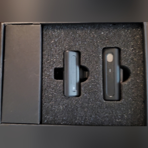 Wireless Mircrophone - Picture 3 of 5